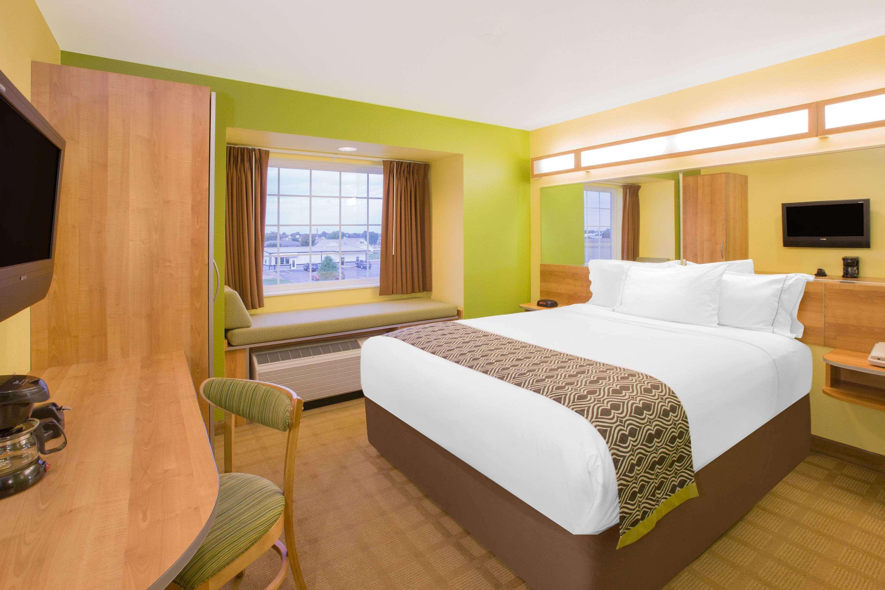Microtel Inn & Suites By Wyndham Delphos Exteriör bild