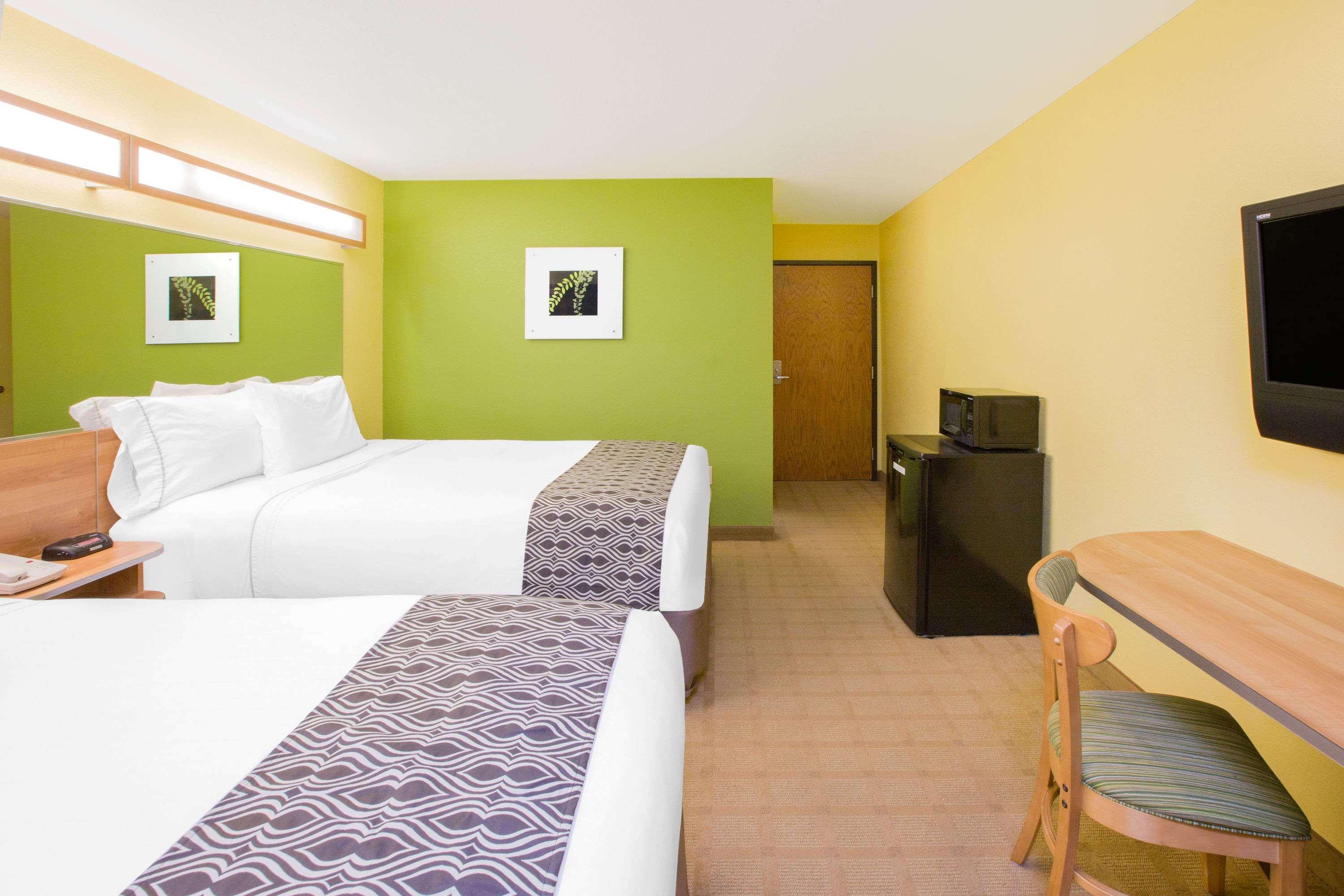 Microtel Inn & Suites By Wyndham Delphos Exteriör bild